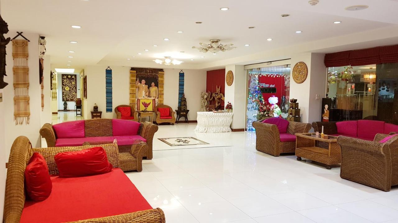 Win Place Hotel Chiang Mai Esterno foto
