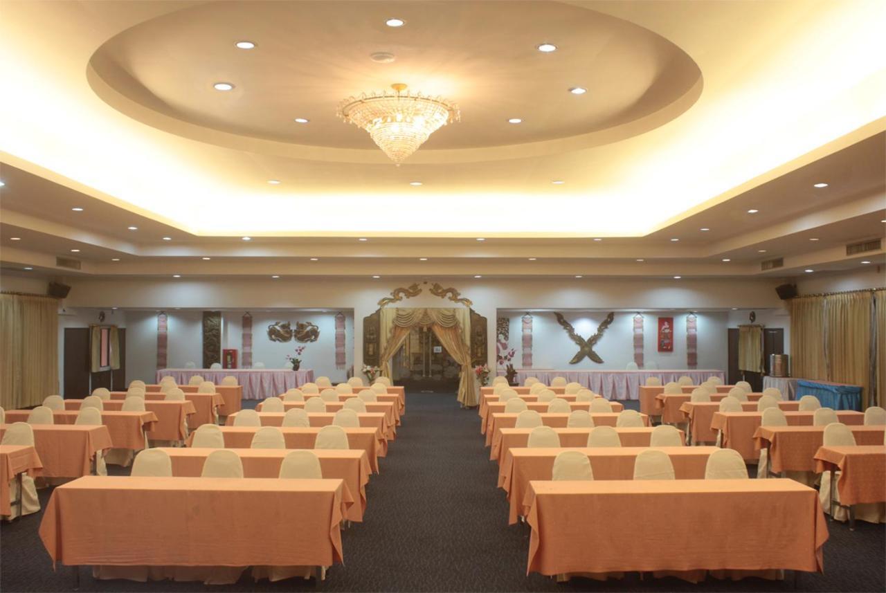 Win Place Hotel Chiang Mai Esterno foto