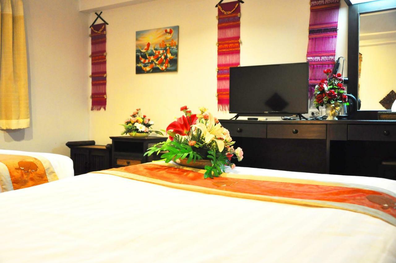 Win Place Hotel Chiang Mai Esterno foto